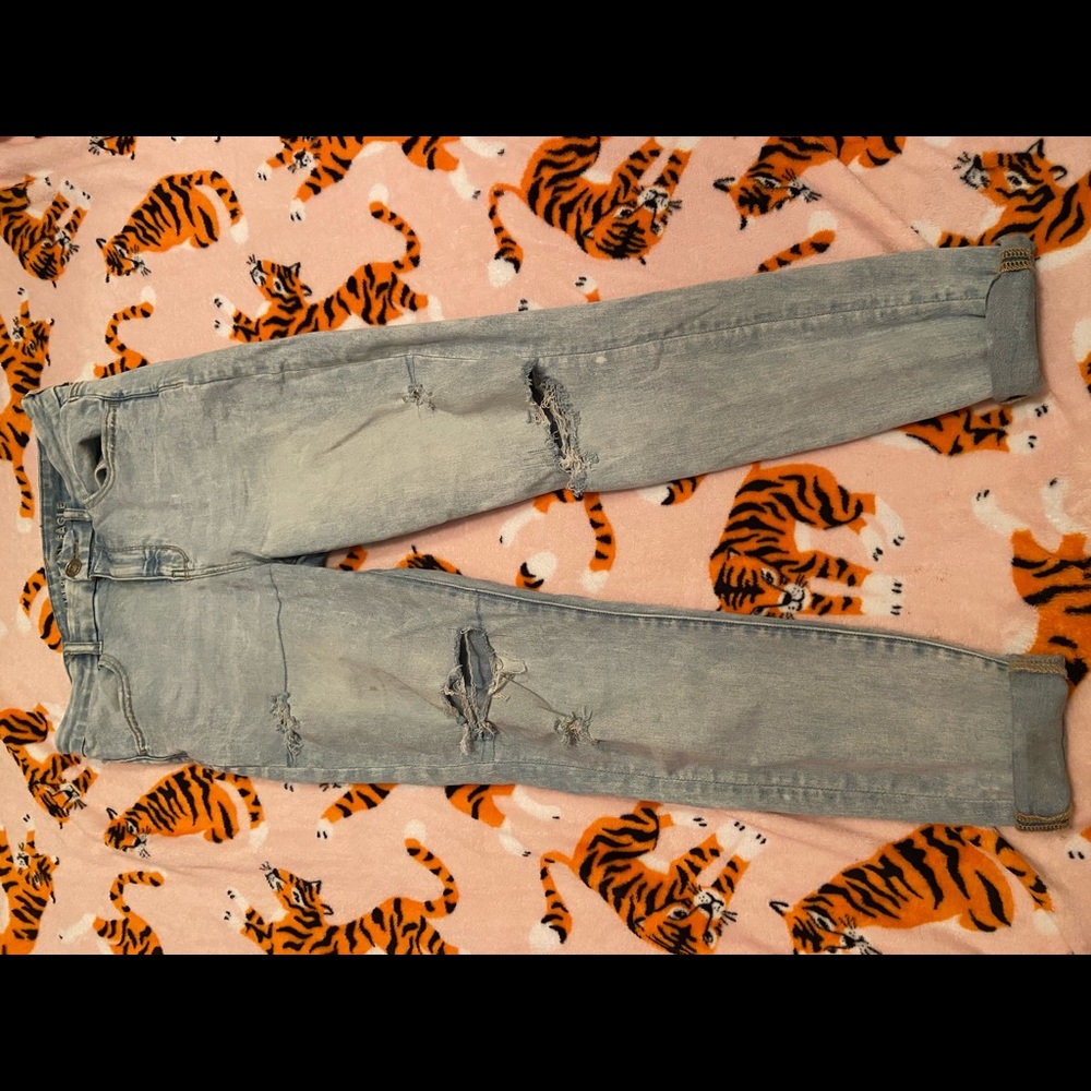 american eagle ripped jeans
